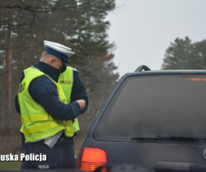 NAĆPANY młodzieniec za kierownicą PASSATA