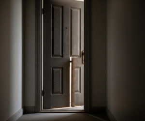 Seniorki z kijem pod drzwiami. Czy duchowny mógł być oszustem?