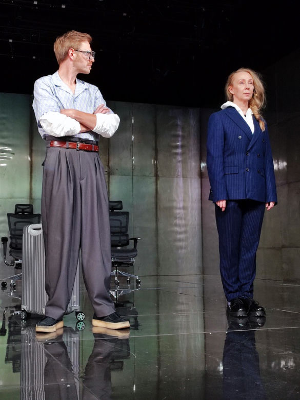 Plagi tematem spektaklu w kieleckim teatrze. Znów reżyseruje twórczyni z Islandii
