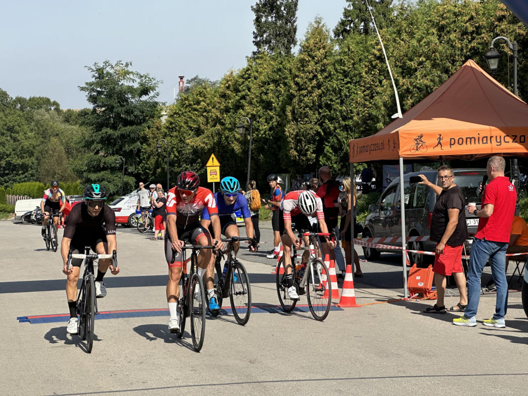 Sportowa rywalizacja i wspólne pomaganie. Za nami 8. edycja Tour de Cracovia Amatorów! 
