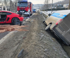 Bus, porshe i ciężarówka zderzyły się na DK19