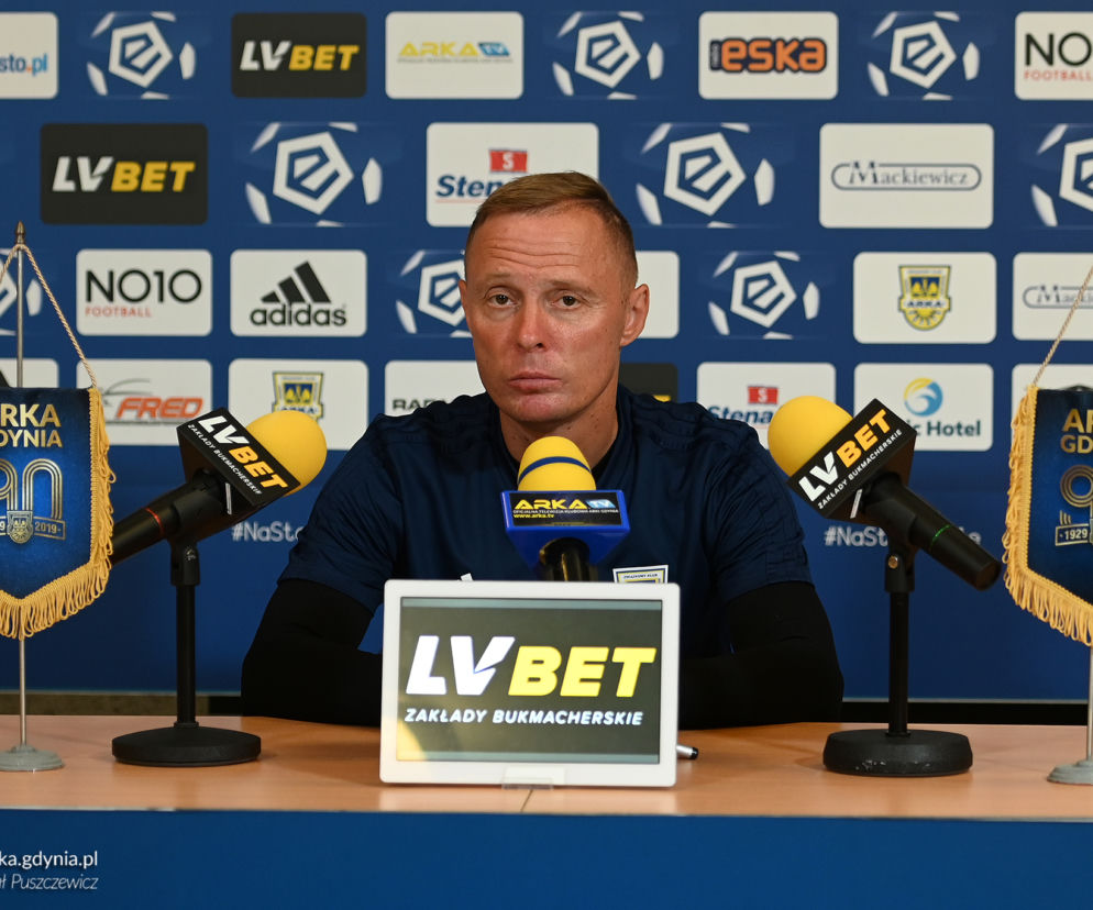 Ireneusz Mamrot podczas konferencji przed meczem z Zagłębiem Lubin