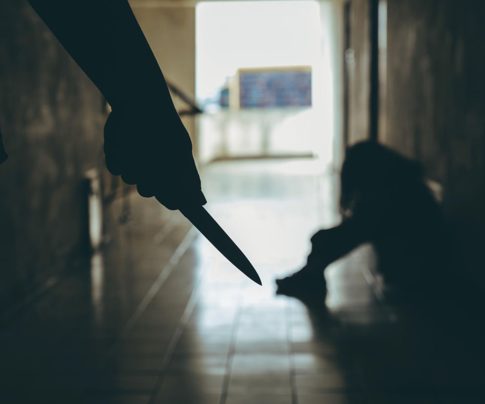 Zaatakował nożem kobietę, później sam otrzymał cios. Dwie osoby w szpitalu 