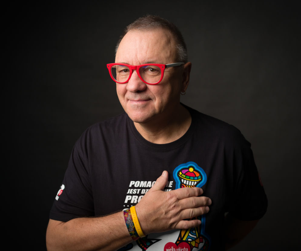 WOŚP kupiło maseczki dla szpitali. MON odwołuje swoją pomoc...
