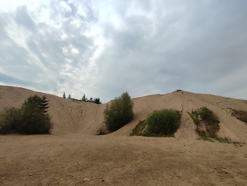 Stare Juchy jak Abu Zabi? Piaskowa góra na Mazurach przypomina egzotyczną pustynię [ZDJĘCIA]