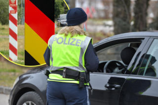 Niemieccy policjanci coraz częściej zaglądają do bagażników. Na to trzeba uważać przy przekraczaniu granicy