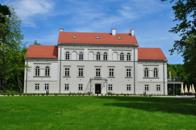 To miasto na Śląsku zachwyca kamienicami na rynku. Znajduje się w nim też najpiękniejszy pałac w województwie