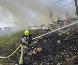 Pożar naczepy ciężarówki spowodował kilkugodzinne utrudnienia na autostradzie A2 w powiecie siedleckim