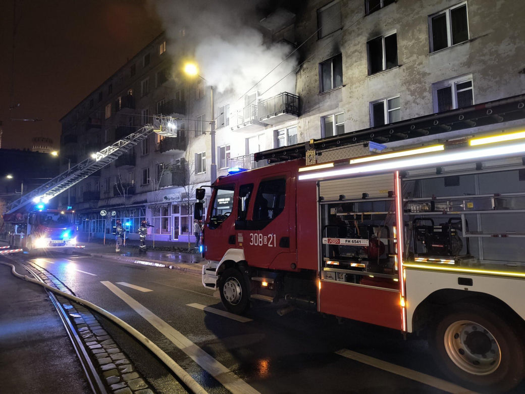 Nocna tragedia we Wrocławiu. Jedna osoba zginęła w pożarze budynku 
