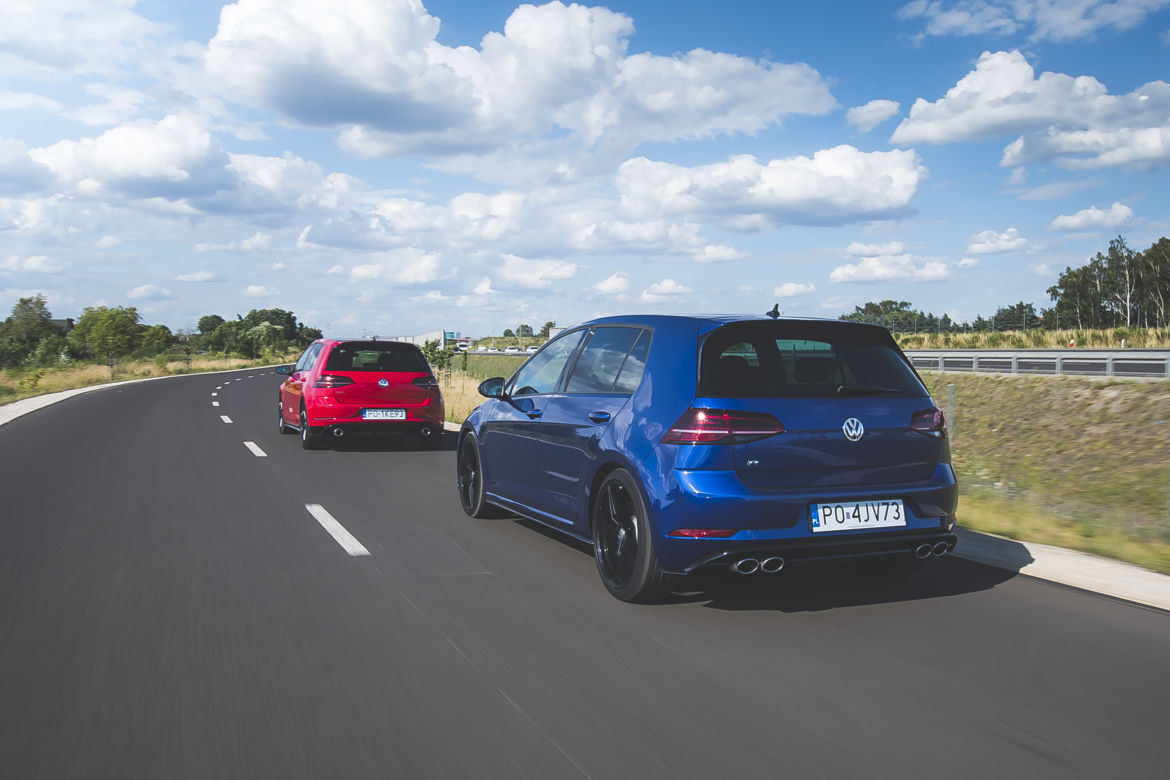 Volkswagen Golf GTI TCR 5D 2.0 TSI 290 KM DSG7 vs. Volkswagen Golf R 5D 2.0 TSI 300 KM DSG7 4Motion
