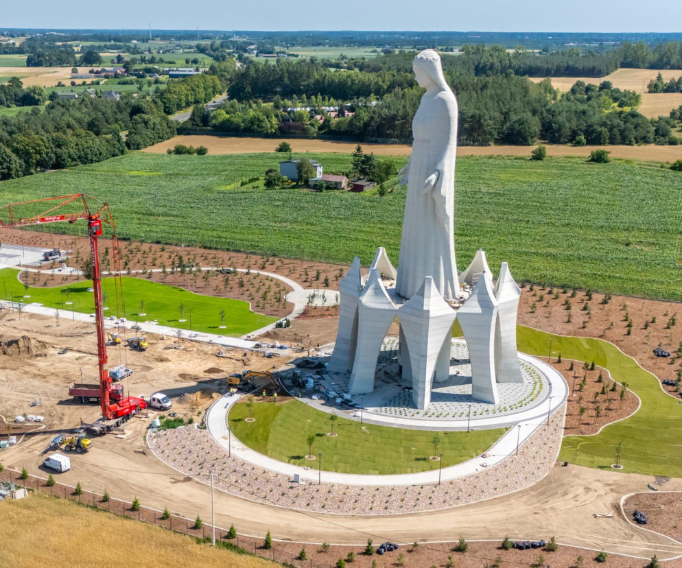 Wszyscy chcą zobaczyć gigantyczny pomnik Matki Boskiej. Zaprosili ceniony zespół