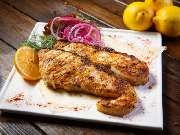 W tym roku na wigilijną kolację podam tę rybę. Idealnie zastąpi pełnego ości karpia 