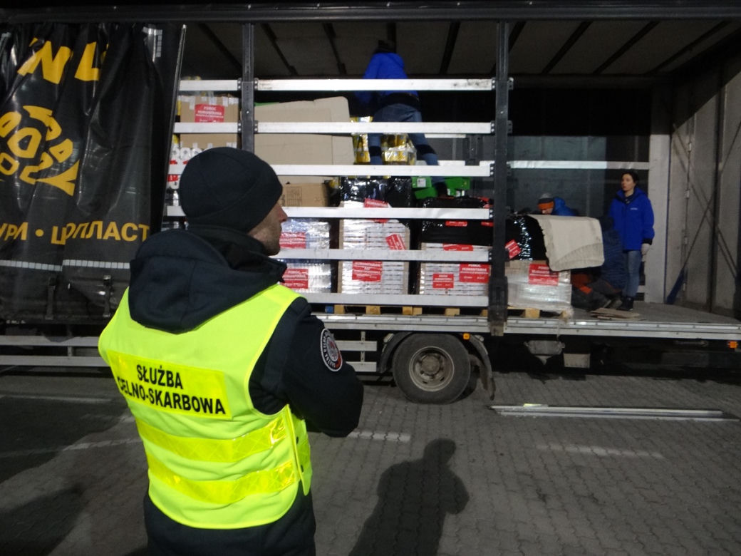 Podkarpacka KAS pomaga uchodźcom z Ukrainy. Służbowo i poza służbą [ZDJĘCIA]