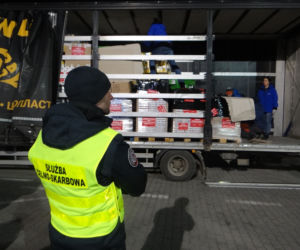 Podkarpacka KAS pomaga uchodźcom z Ukrainy. Służbowo i poza służbą [ZDJĘCIA]