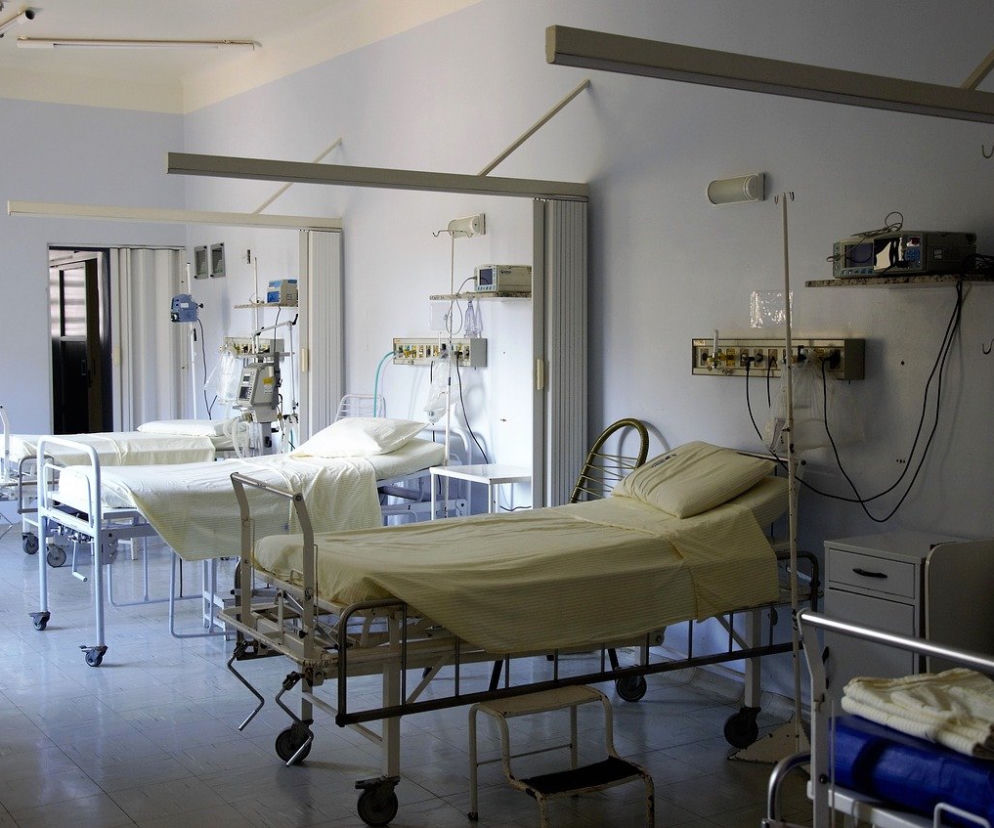 Szpital, łóżko