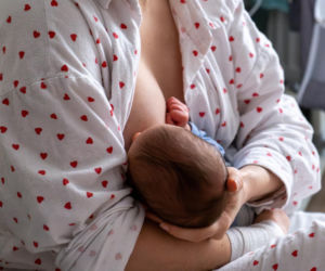 Czy karmienie piersia pomaga schudnąć? Dlaczego na niektóre kobiety to nie działa?