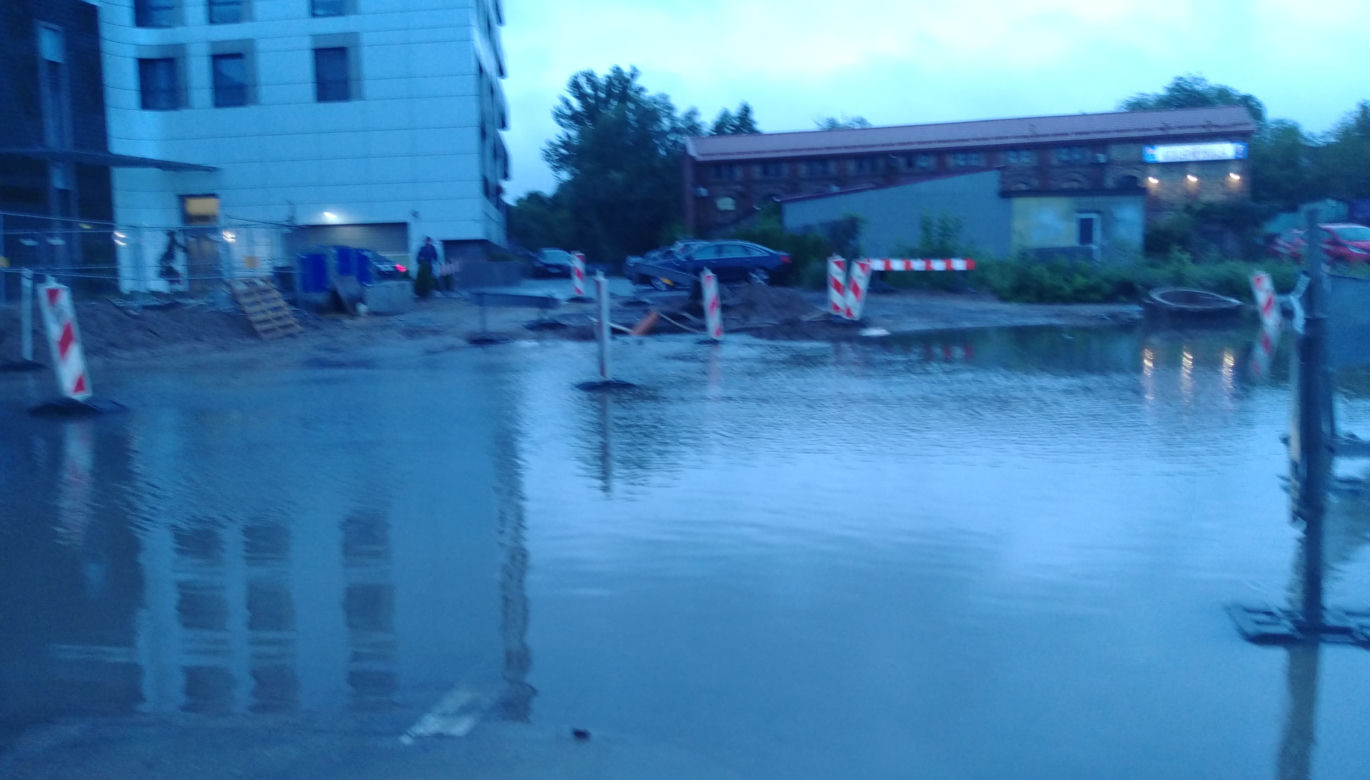 Ulewa nad miastem. Deszcz znowu zalał Białystok 21.08.2019