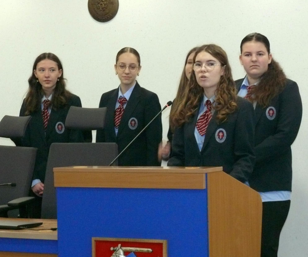 Młodzież z KSP podczas debaty w Urzędzie Miasta Siedlce