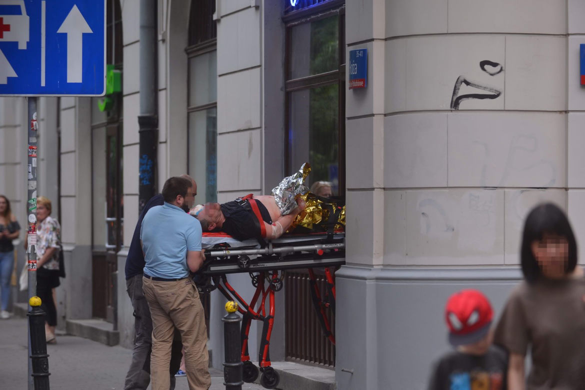 Robotnik runął na twarz z rusztowania