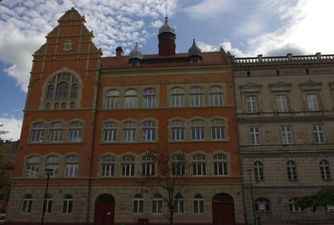 Stykały się w nim granice trzech mocarstw. Dziś to jedno z najpiękniejszych miast w województwie śląskim