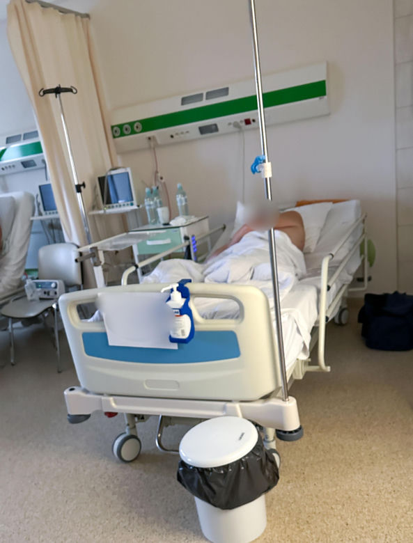 Pan Jan wpadł pod kombajn ścinający kukurydzę! Dramat rolnika