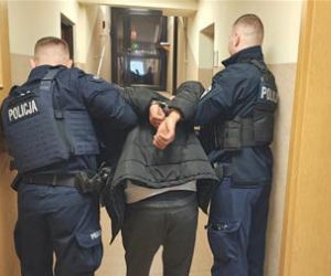 Agresywny obcokrajowiec zaatakował kobietę w centrum miasta. Rzucił się z pięściami na 49-latkę!