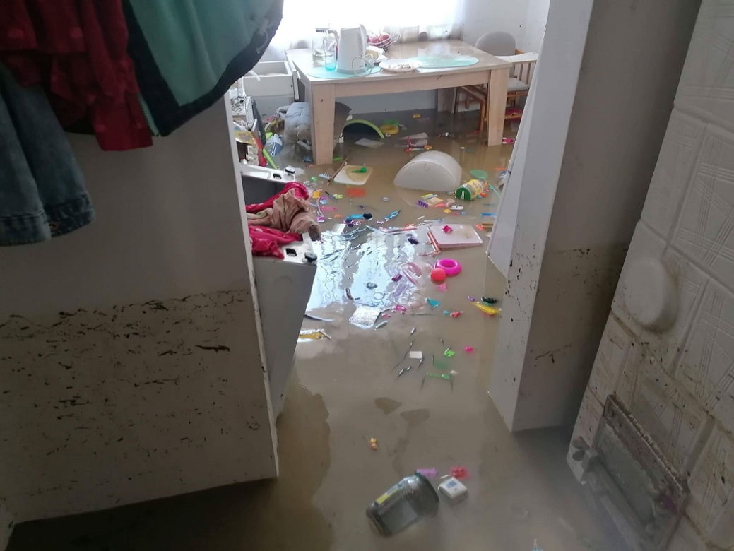 Kańczuga: mama w 7. miesiącu ciąży została bez dachu nad głową
