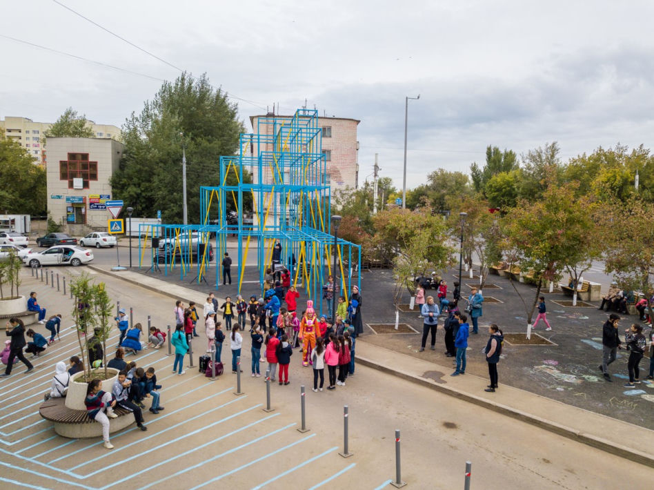 Plac zabaw w Astanie projektu Jakuba Szczęsnego