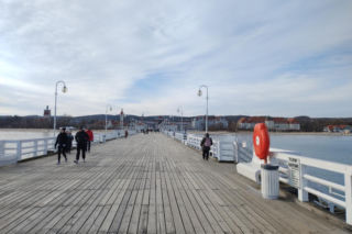 Marznący deszcz sparaliżował Pomorze. Z powodu gołoledzi mola w Gdańsku i Sopocie zamknięte!