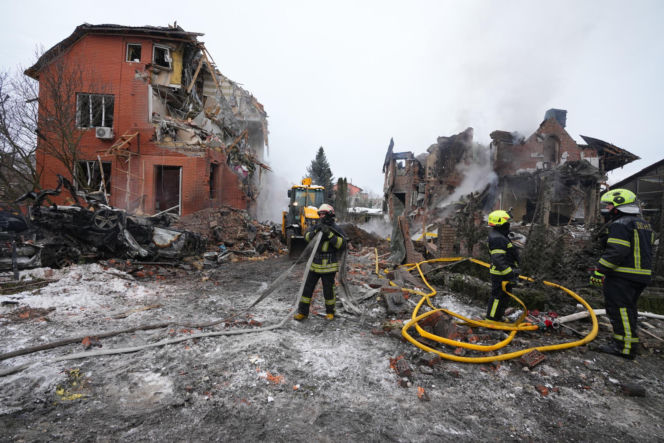 Nie da się przyzwyczaić do krwi i strachu". Czwarta rocznica wojny w Ukrainie
