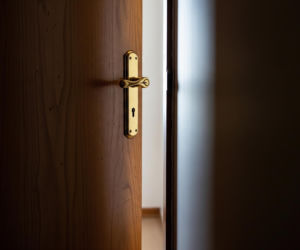 Będzin: Dramat 68-latki. Dlaczego wnuk latami znęcał się nad babcią?