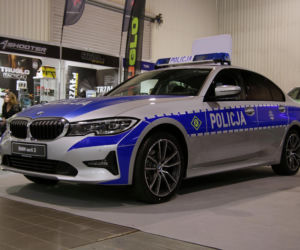 Policyjne radiowozy NA BOGATO! Nowe, oznakowane BMW robi wrażenie