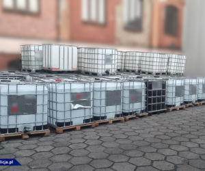Wielka akcja CBŚP w Łodzi! Funkcjonariusze weszli do nielegalnej rozlewni alkoholu. Oto, co tam zastali!