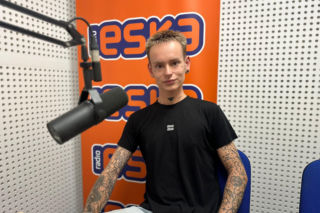 Kielce mają swojego „Króla Brwi”! Michał Porąbaniec: „W szkole nie zostawili na mnie suchej nitki, dziś buduję różowe imperium”