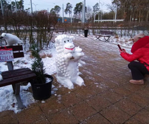 Rzeźby ze śniegu na pętli Głębokie