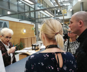 Niewidomi szkolą pracowników Urzędu Miejskiego w Dąbrowie Górniczej 