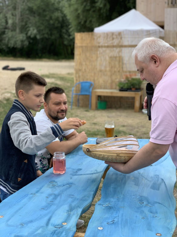 Ekipa Eska Summer City i imprezowy BUS Eski pojawili się na plaży miejskiej ZAGRO Rataje