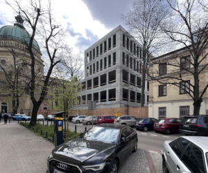 Plebania na zlikwidowanym cmentarzu Świętokrzyski w Warszawie