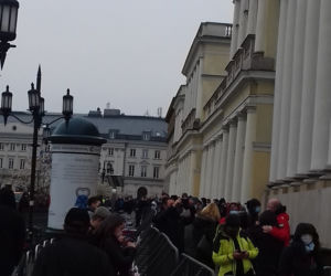 Gigantyczna kolejka do szczepień bez rejestracji. Plac Bankowy. 