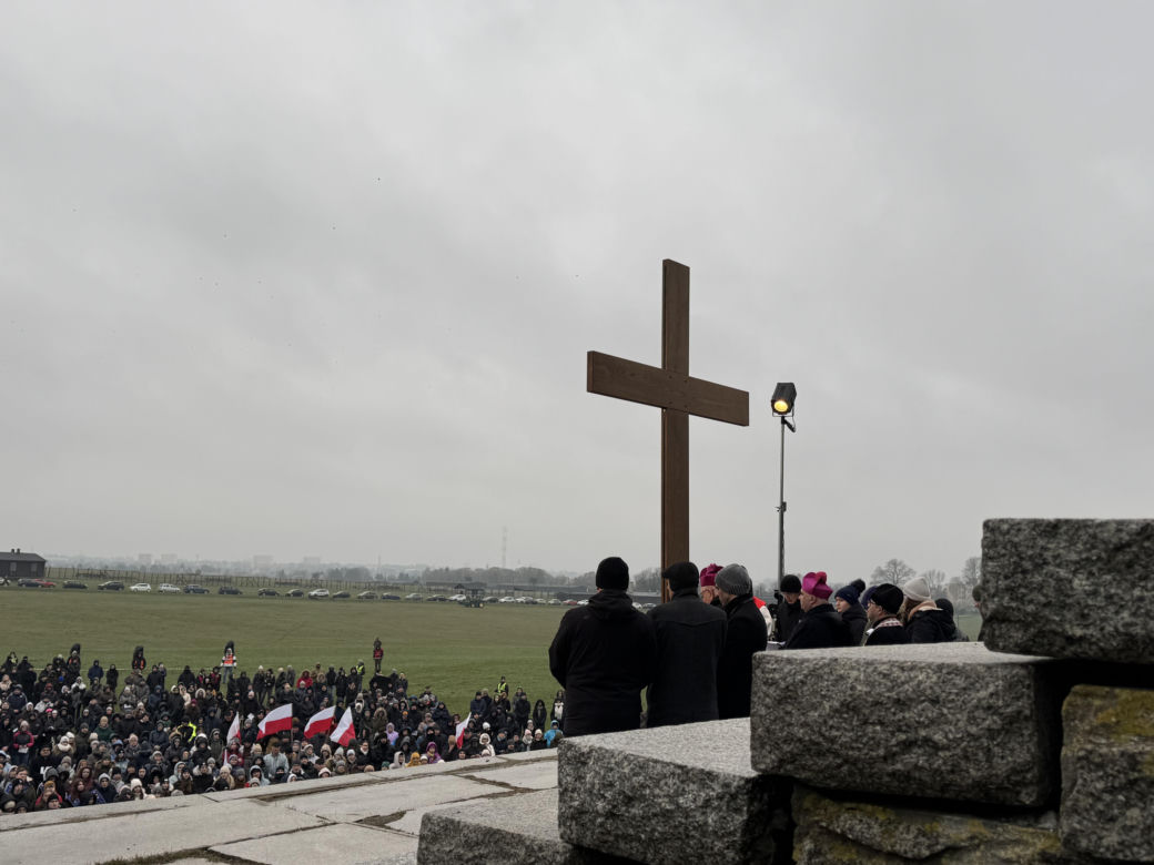 Tak wyglądała jubileuszowa Droga Krzyżowa na Majdanku 2025