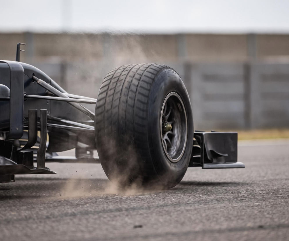 Formuła 1 planuje skrócenie wyścigów. Co czeka kibiców od 2027 roku?