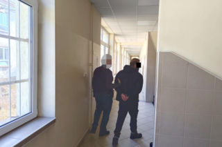 Smakosz z Woli w rękach policji. Seryjny naciągacz znalazł sposób na darmowe posiłki