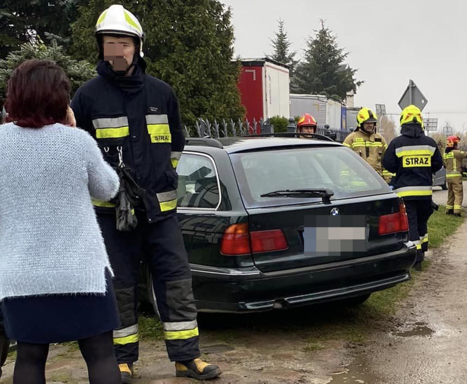 Chciała kupić samochód. Pijana w sztok rozbiła się na płocie w czasie próbnej jazdy
