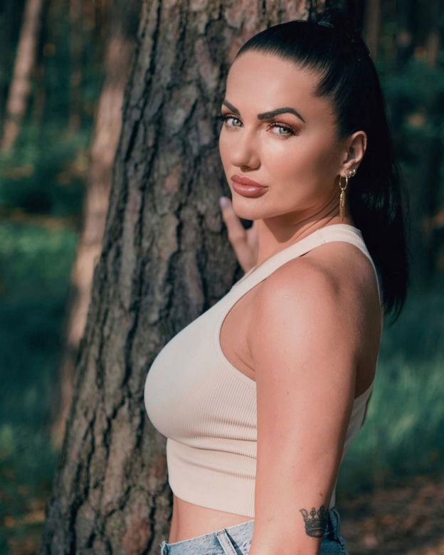 Ewa Brodnicka pokazuje wdzięki