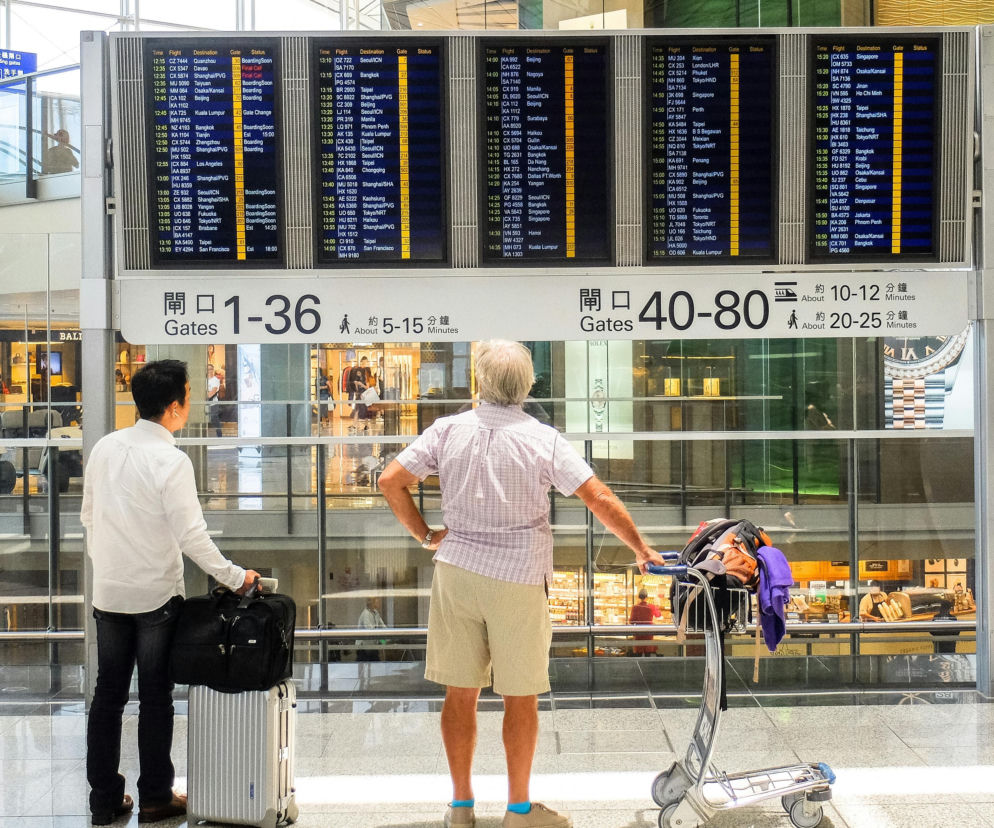 Wakacje Polaków zagrożone! Linie lotnicze masowo odwołują loty i podnoszą ceny