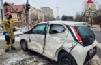 Samochód huknął w autobus MZK. Poważny wypadek w Toruniu