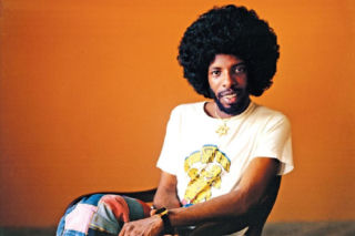 Luksusowe wille zamienił na kampera. Jak geniusz funku Sly Stone stoczył się na dno?