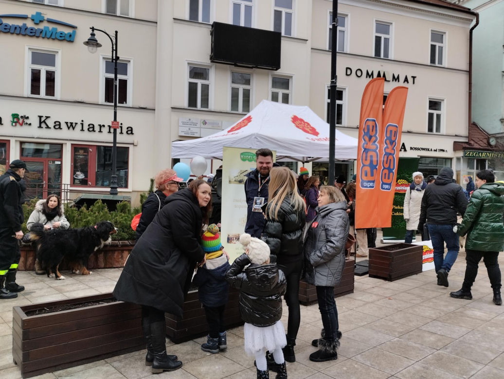 WOŚP 2024. Dziennikarze Radia ESKA rozgrzewają Tarnów pysznym żurkiem!