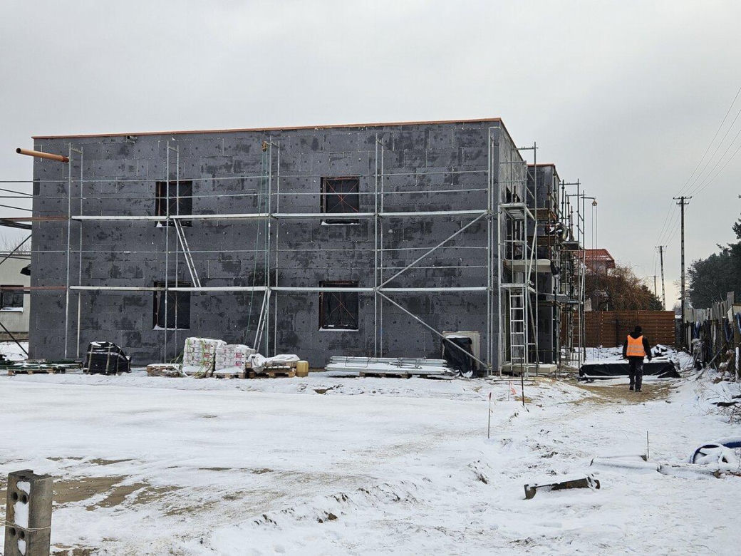 Z fotowoltaiką i ogrzewaniem gazowym. Nowe bloki komunalne w Lesznie