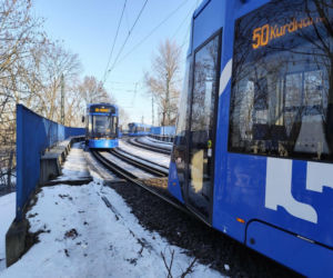 Kraksa tramwajów w Krakowie! Są ranni, utrudnienia komunikacyjne. Sprawdź zmienione trasy